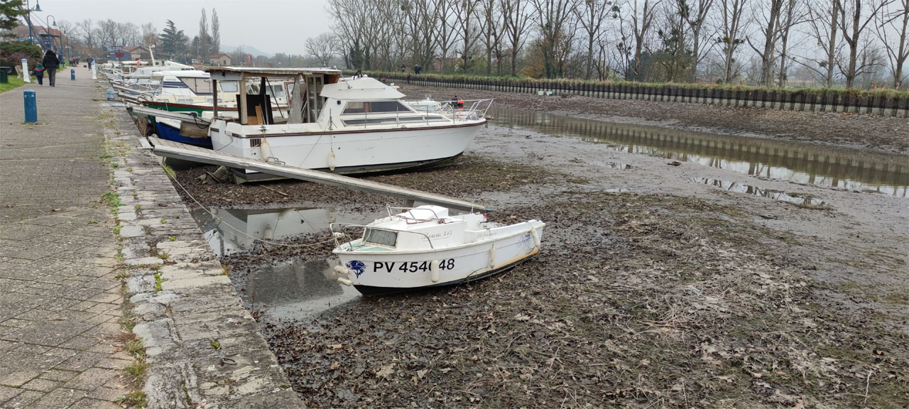 Niveau du canal dans le port de Briennon - 1m90