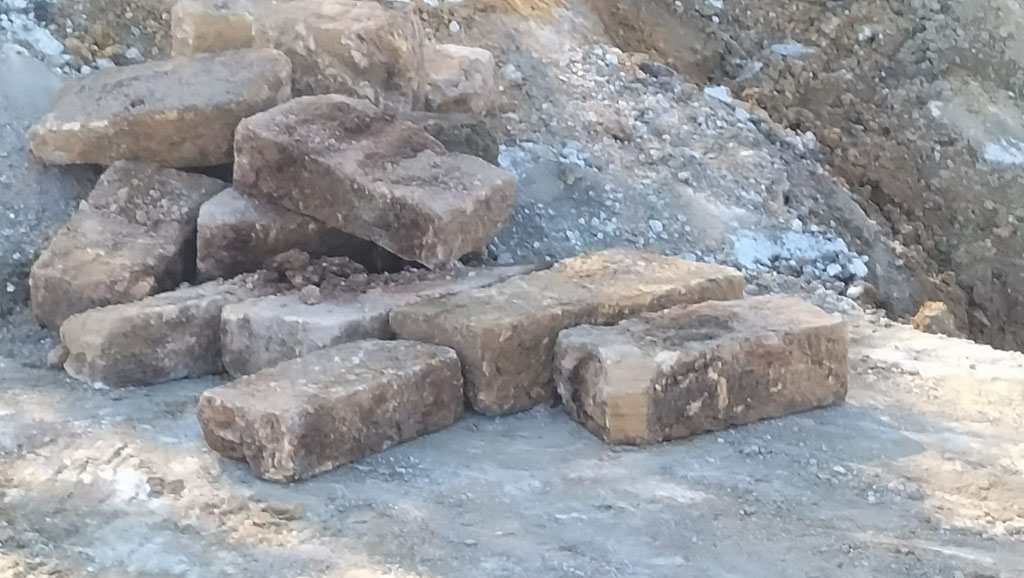 Travaux brêche dans le bief Briennon Artaix-Melay