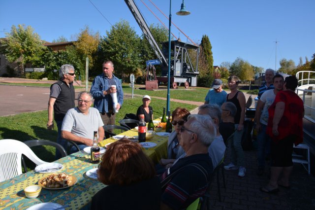 Repas et pétanque 18 octobre 2017 - 05