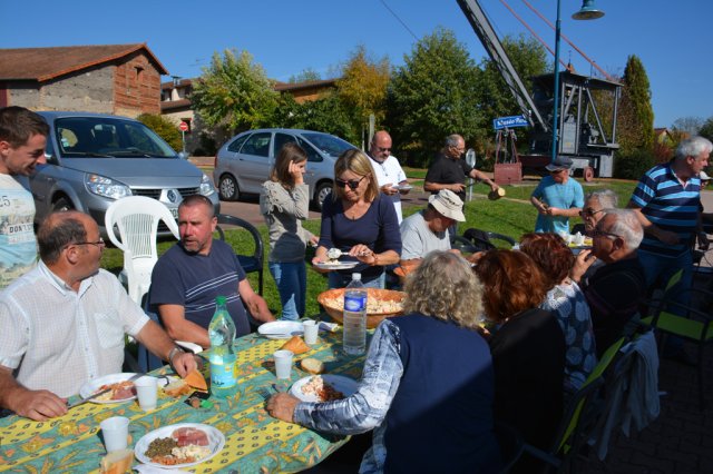 Repas et pétanque 18 octobre 2017 - 22